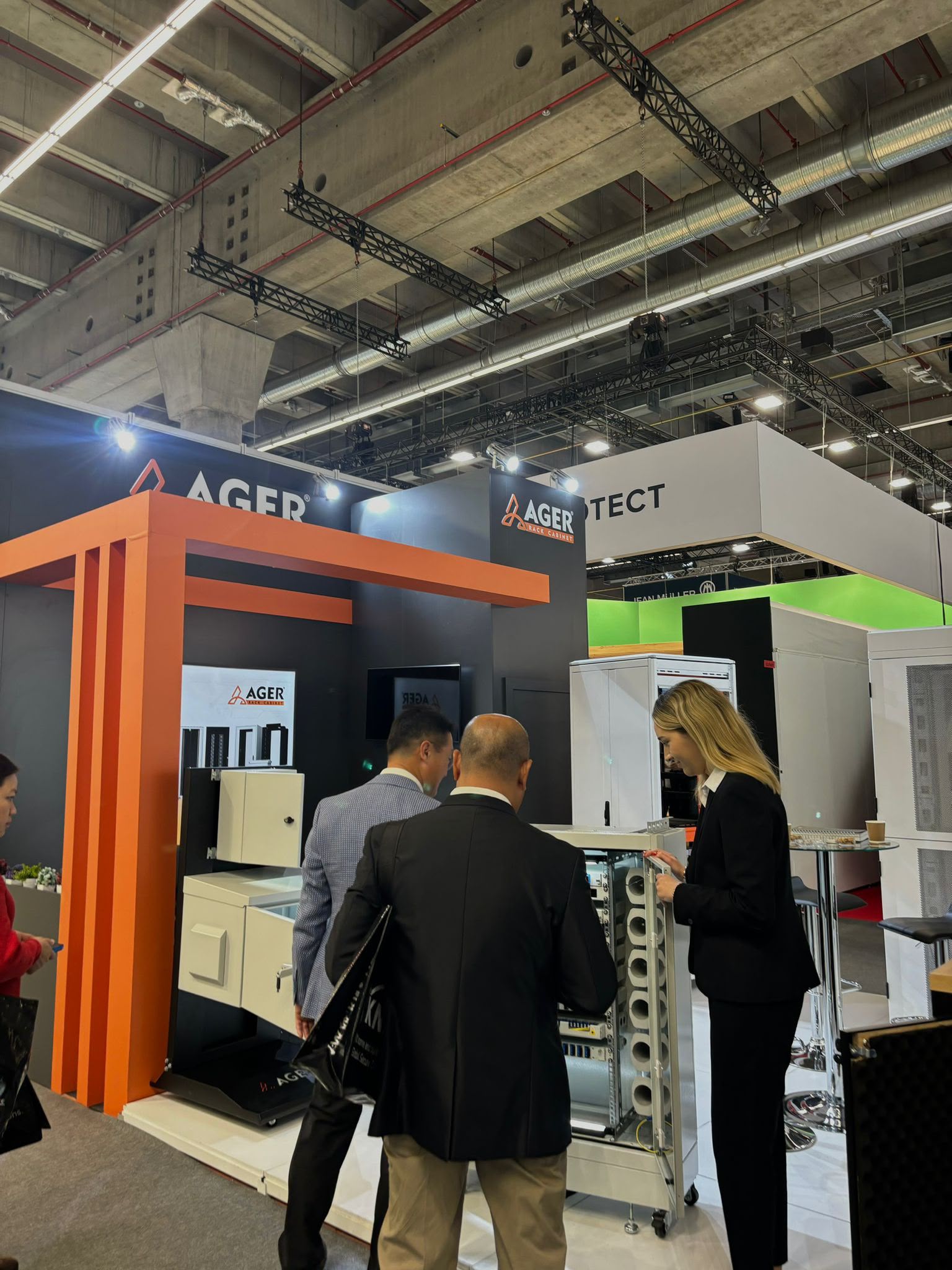 We participated in the Light And Building Germany exhibition from March 3-8, 2024.